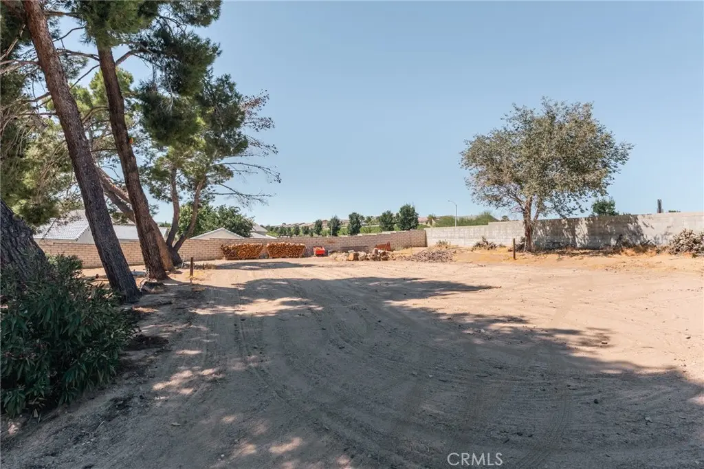 12744 Autumn Leaves Avenue, Victorville, CA — listing photo 1