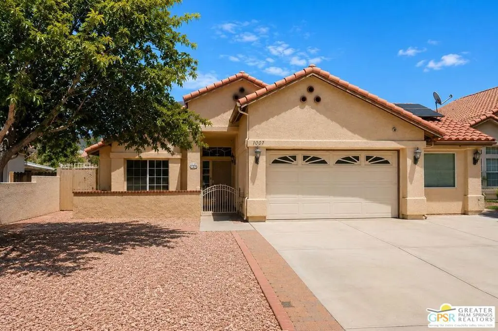 Single Family Residence for sale at 1007 Serena Drive, San Jacinto, CA featuring 3 beds and 2 baths
