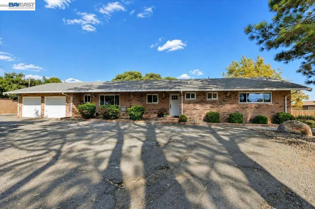 Single Family Residence for sale at 3360 Doyle Rd, Oakley, CA featuring 4 beds and 3 baths