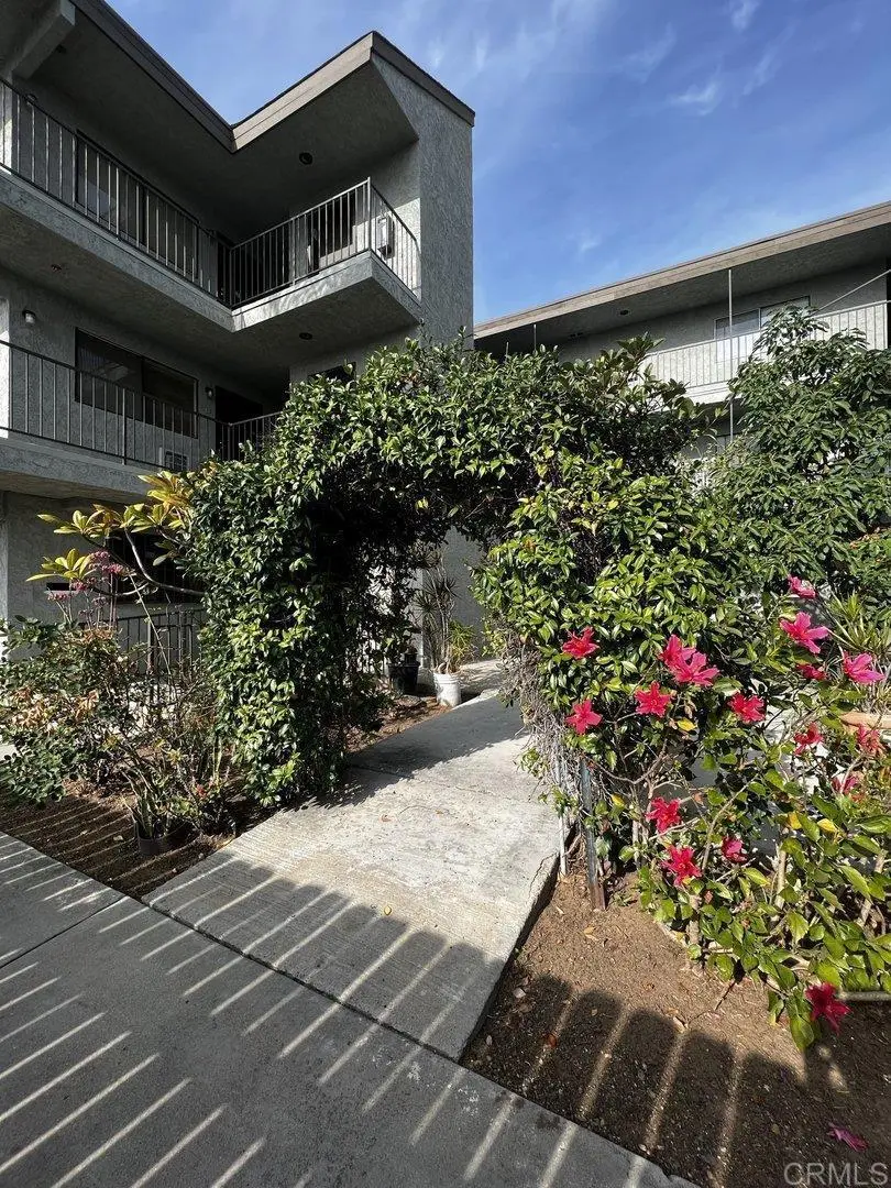 Apartment for rent at 4120 Estrella Ave 14, San Diego, CA featuring 1 bed and 1 bath