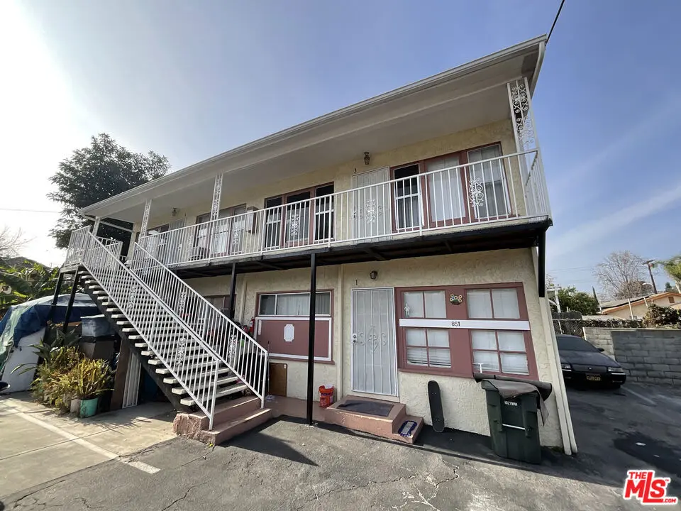 Condominium for rent at 849 N Garfield Avenue, Pasadena, CA featuring 1 bed and 1 bath