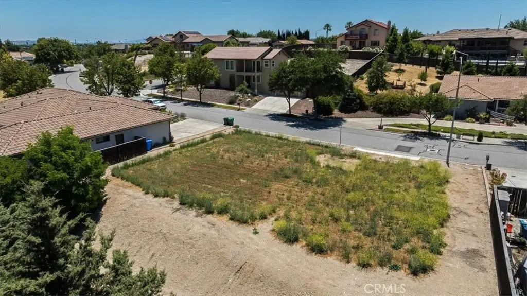 679 Red Cloud, Paso Robles, CA — listing photo 1