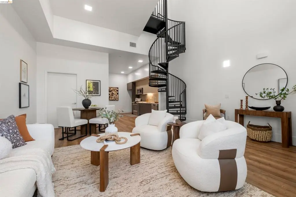 Condominium for sale at 1545 32nd Street 101, Oakland, CA featuring 1 bed and 2 baths