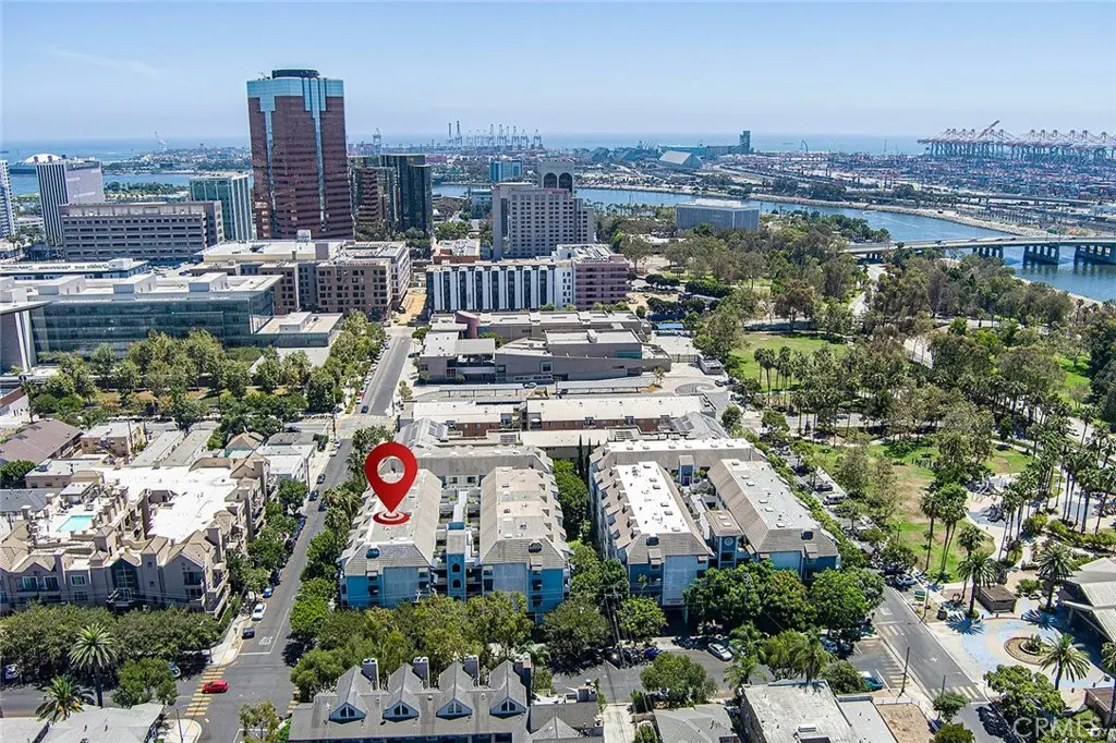 Condominium for sale at 720 W 4th 318, Long Beach, CA featuring 2 beds and 2 baths