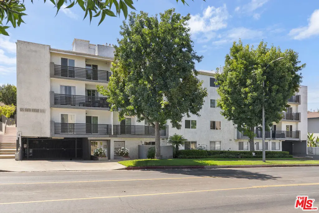 Condominium for sale at 1515 S Beverly Drive 201, Los Angeles, CA featuring 3 beds and 3 baths