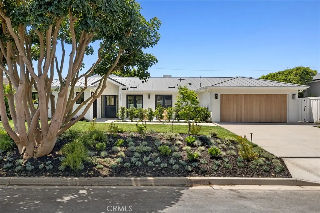 Single Family Residence for sale at 2501 Via Marina, Newport Beach, Orange County, CA featuring 5 beds and 5 baths