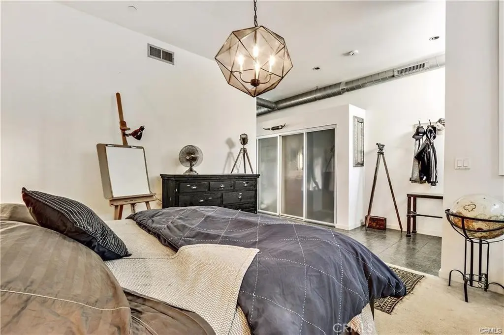 Condominium for sale at 133 E The Promenade N 524, Long Beach, CA featuring 1 bed and 1 bath