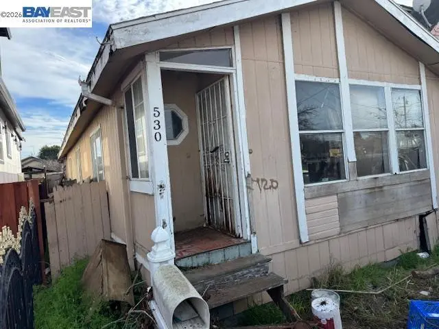 Single Family Residence for sale at 530 4Th St, Richmond, CA featuring 3 beds and 2 baths