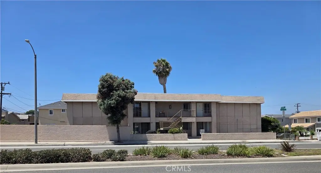 Quadruplex for sale at 2409 Inglewood Ave., Redondo Beach, CA