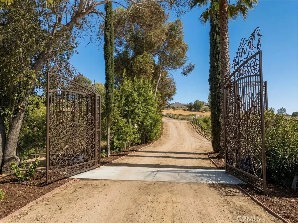 39850 Kapalua Way, Temecula, CA — listing photo 1