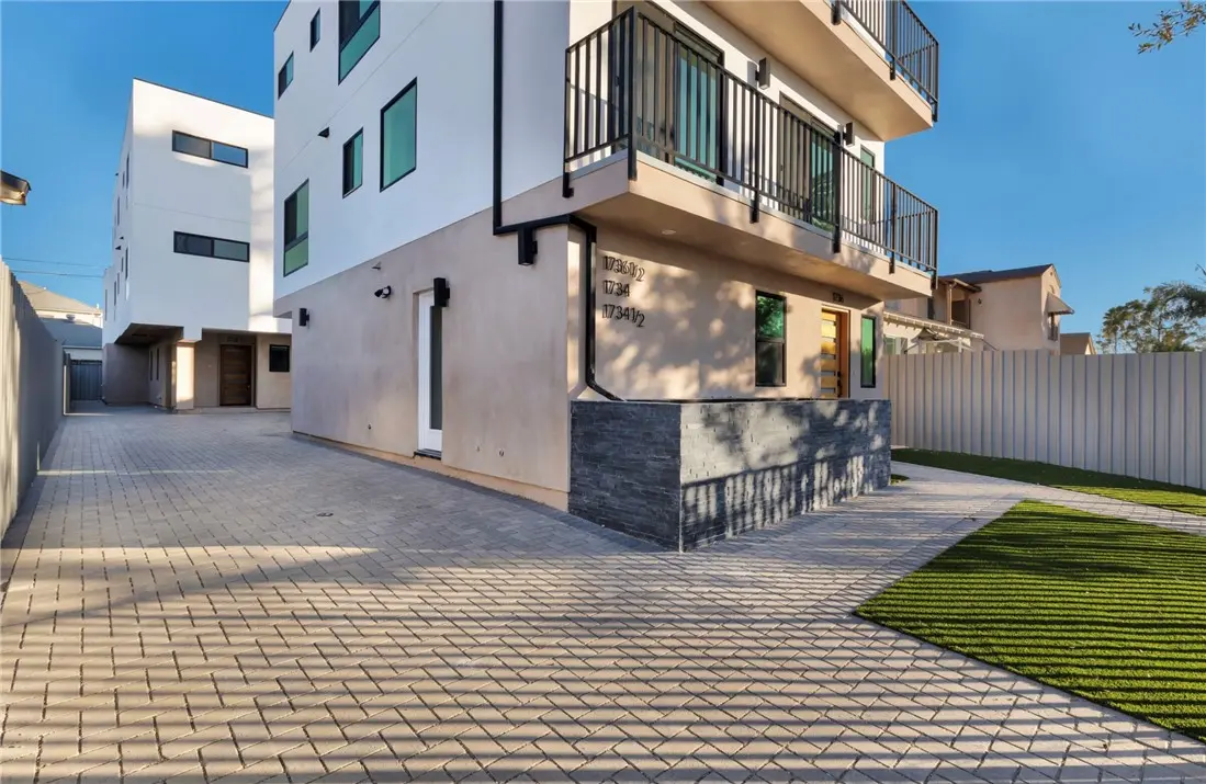 1736 Carmona Avenue, Los Angeles, CA — listing photo 1