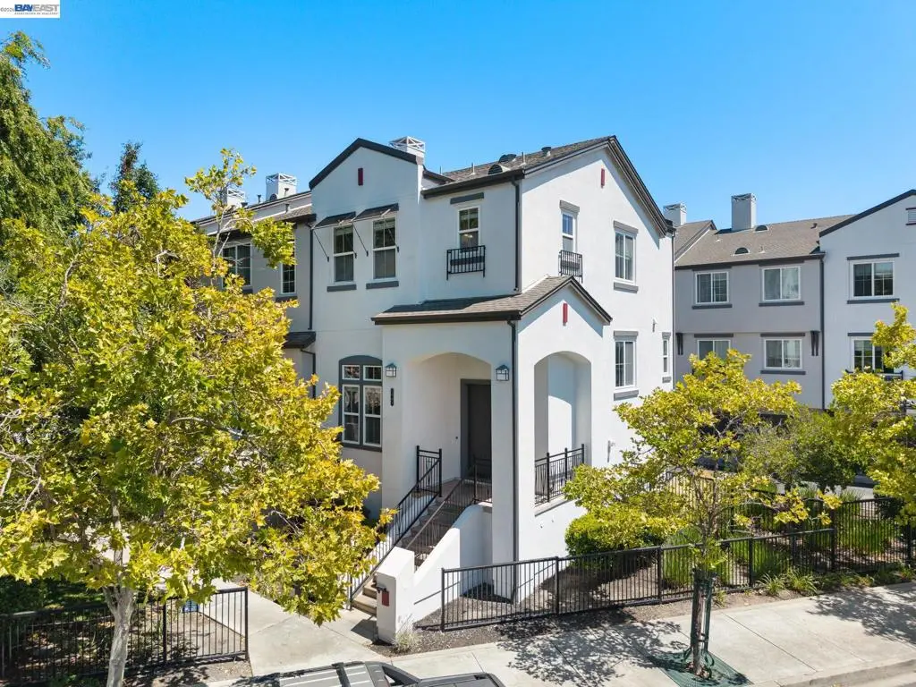 Townhouse for rent at 7981 Bellina St, Dublin, CA featuring 4 beds and 3 baths