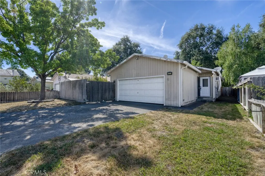 Single Family Residence for sale at 1021 2nd Street, Lakeport, CA featuring 3 beds and 2 baths