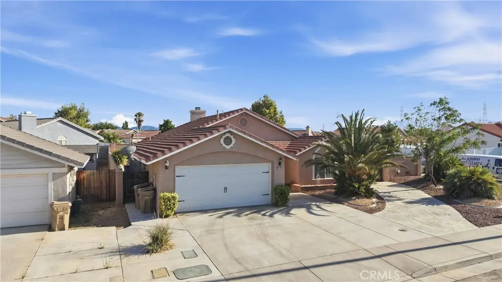 14405 Cedar, Hesperia, CA — listing photo 1