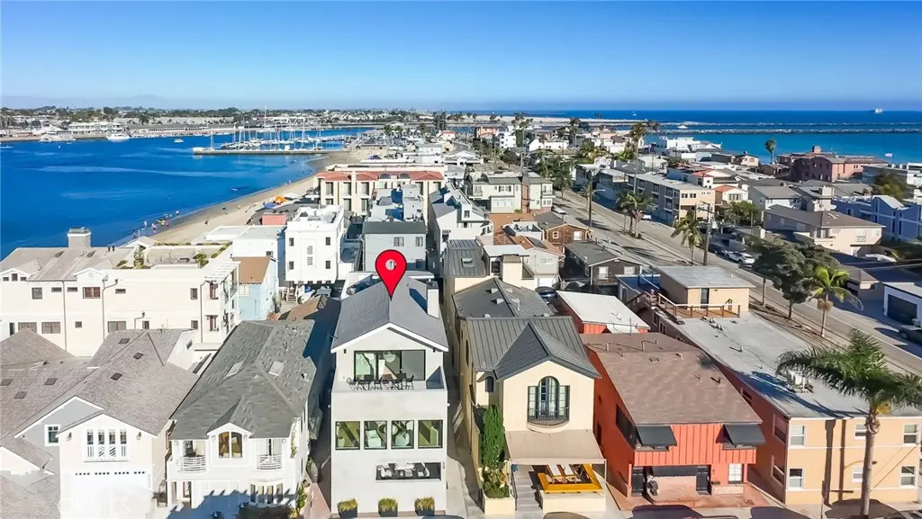 Single Family Residence for sale at 58 66th, Long Beach, CA featuring 4 beds and 5 baths