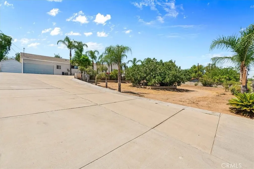 Single Family Residence for sale at 9550 52nd St, Riverside, CA featuring 3 beds and 2 baths