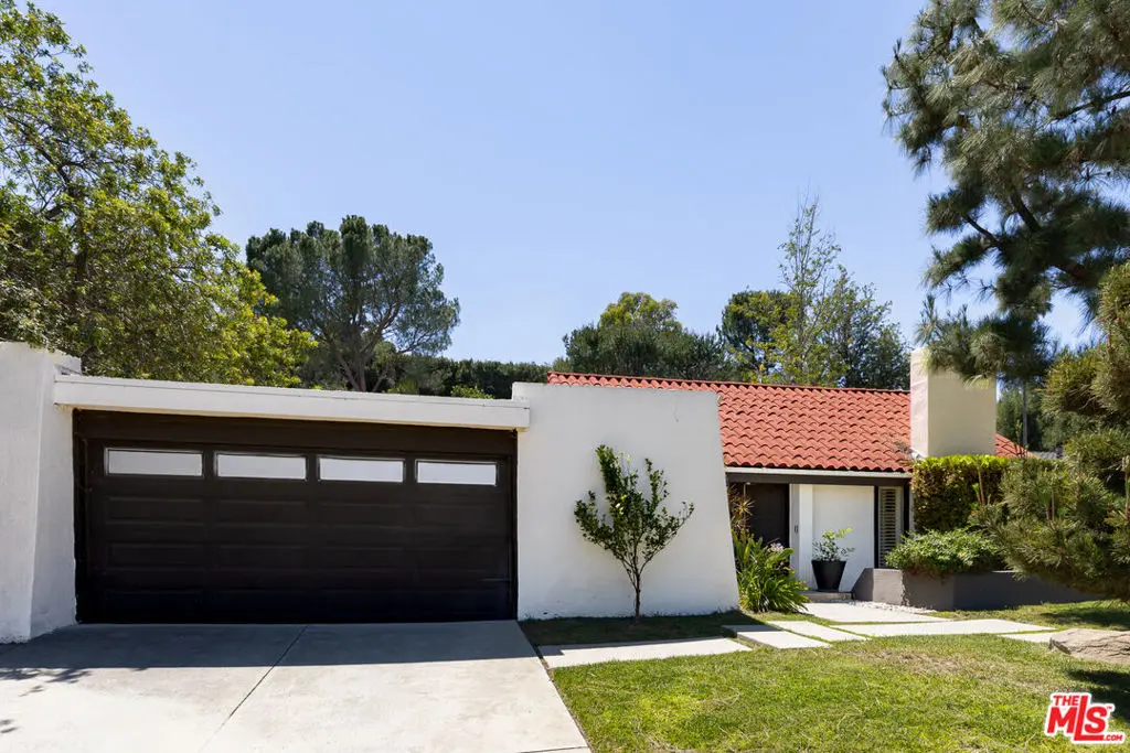 4101 Tarrybrae Terrace, Tarzana, CA — listing photo 1