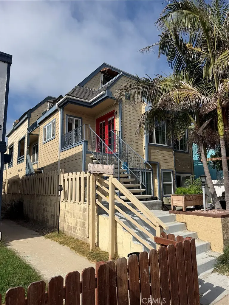 Townhouse for rent at 816 Isthmus Court, San Diego, CA featuring 3 beds and 3 baths