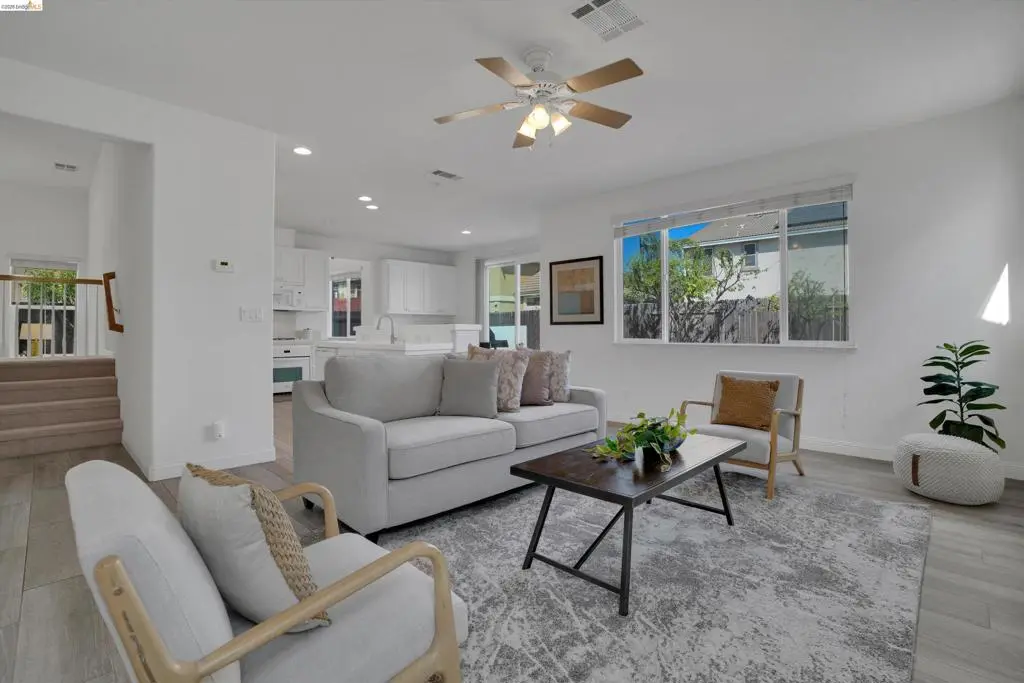 Single Family Residence for sale at 14 Renoir Ct, Oakley, CA featuring 5 beds and 3 baths