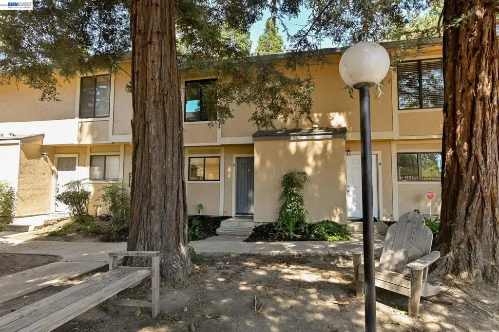 2150 Northwood Cir G, Concord, CA — listing photo 1