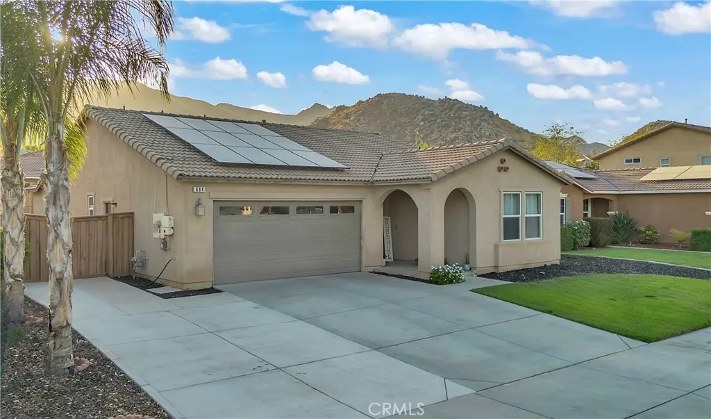Single Family Residence for sale at 684 Julian Avenue, San Jacinto, CA featuring 3 beds and 2 baths