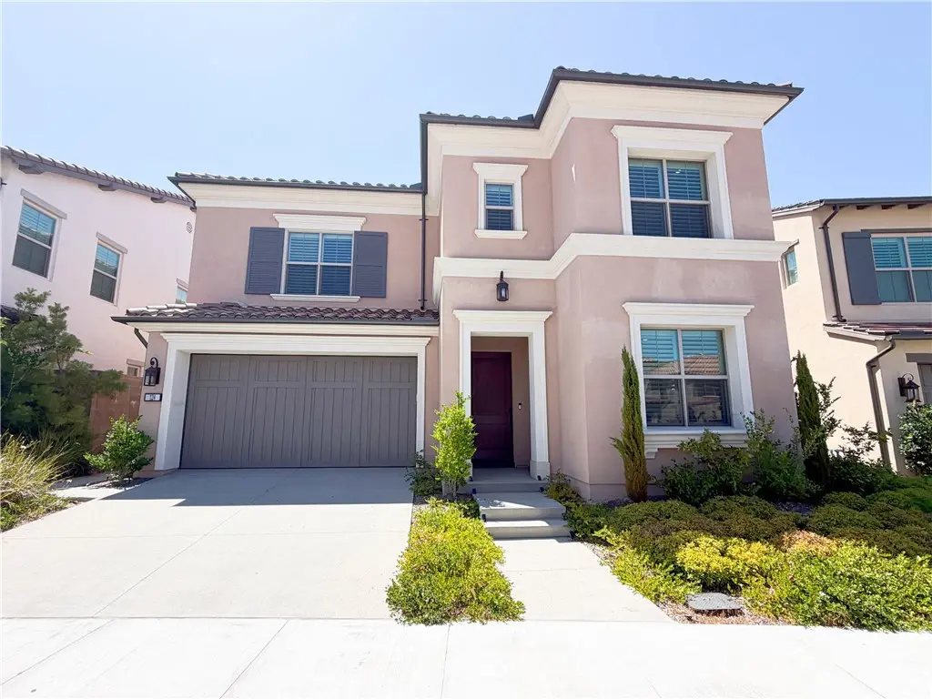 Residential Lease for rent at 124 Albero, Irvine, Orange County, CA featuring 4 beds and 3 baths