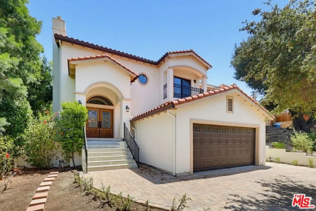 Single Family Residence for rent at 3528 Mesquite Drive, Calabasas, CA featuring 4 beds and 3 baths