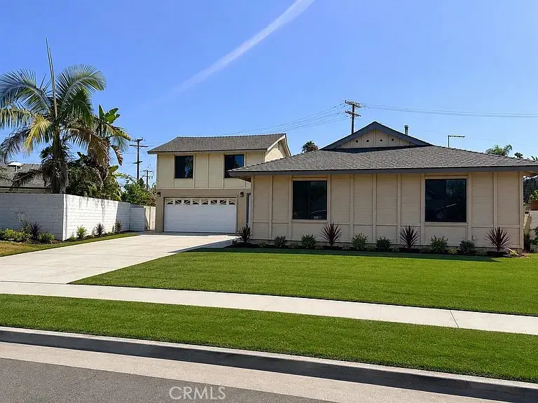 Single Family Residence for rent at 17530 Chestnut, Fountain Valley, CA featuring 4 beds and 2 baths