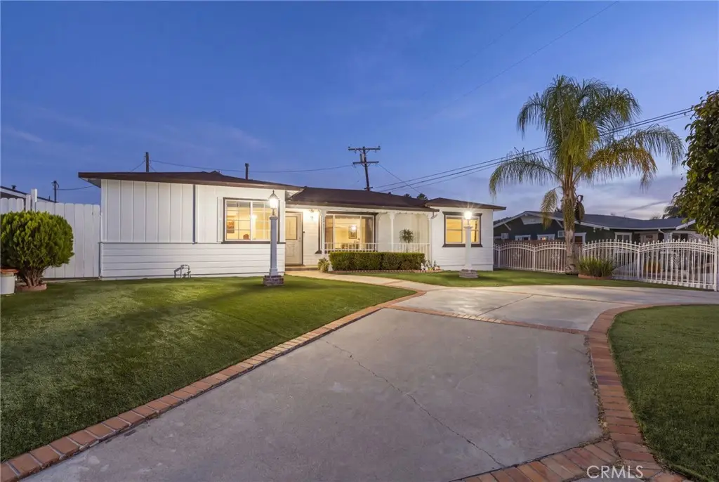 Duplex for sale at 14502 Broadway, Whittier, CA