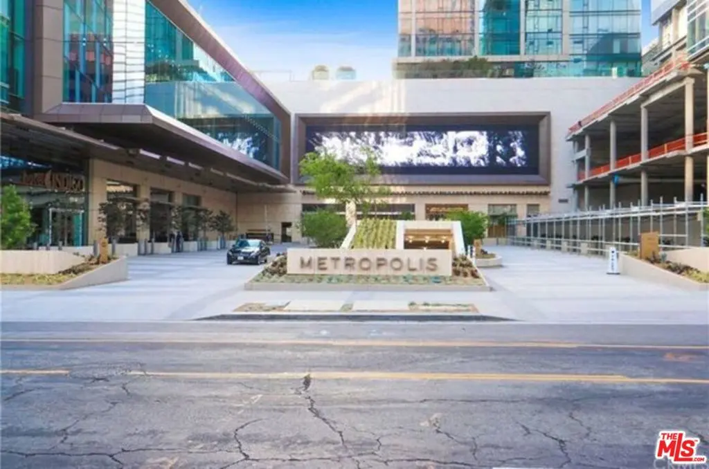 Condominium for sale at 889 Francisco Street 2210, Los Angeles, CA featuring 1 bed and 1 bath