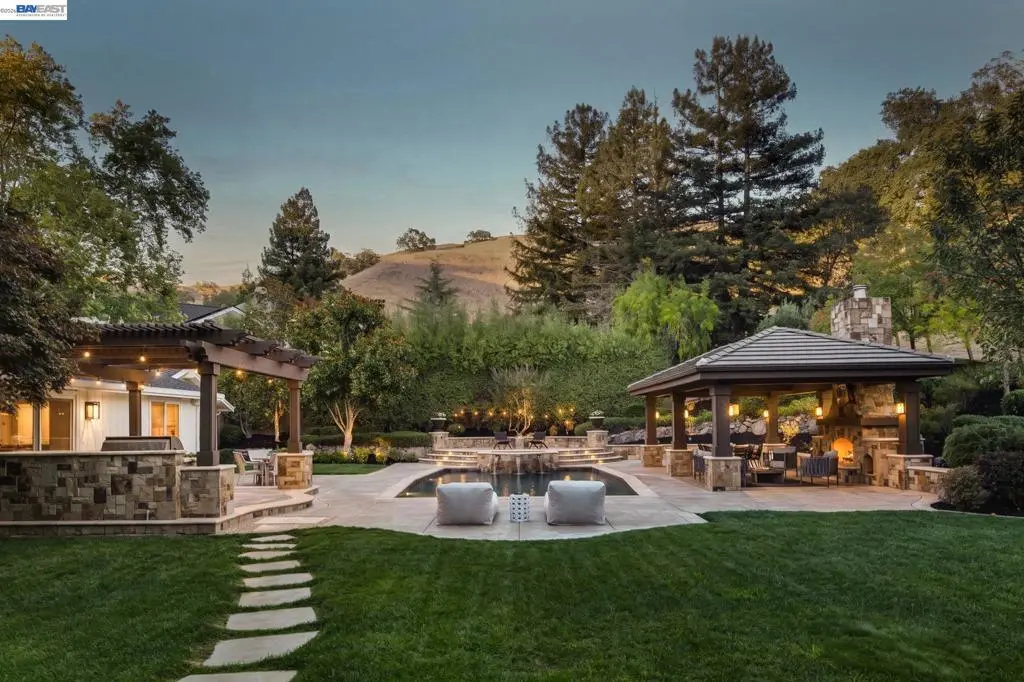 Single Family Residence for sale at 2780 Mossy Oak Dr, Danville, CA featuring 4 beds and 3 baths