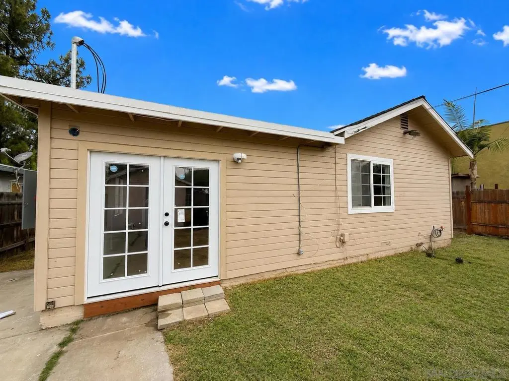 127 W 5th Ave B, Escondido, CA — listing photo 1