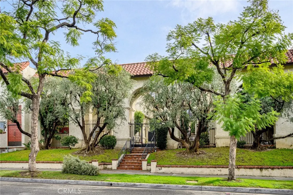 300 N Isabel Street 10, Glendale, CA — listing photo 1