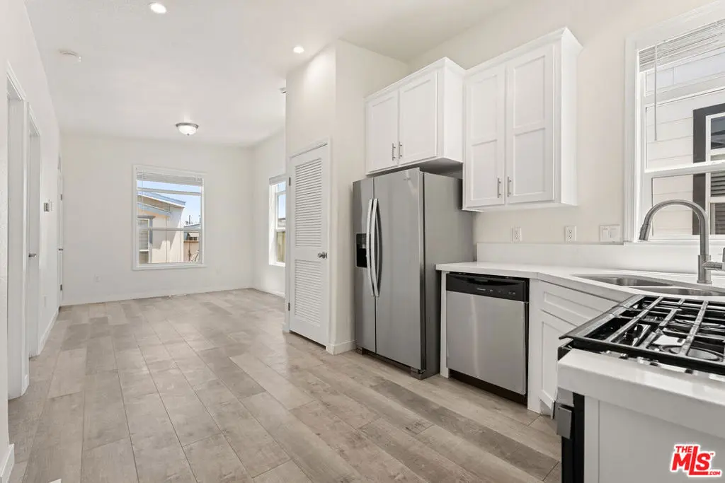 8250 Lankershim Boulevard 137, North Hollywood, CA — listing photo 1