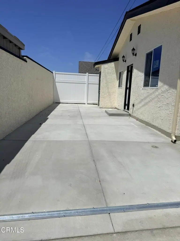Duplex for rent at 324 N J Street, Oxnard, CA featuring 3 beds and 2 baths