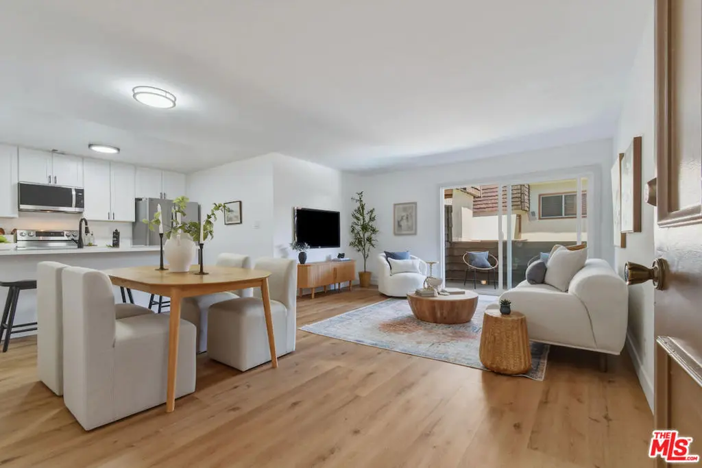 5403 Newcastle Avenue 19, Encino, CA — listing photo 1