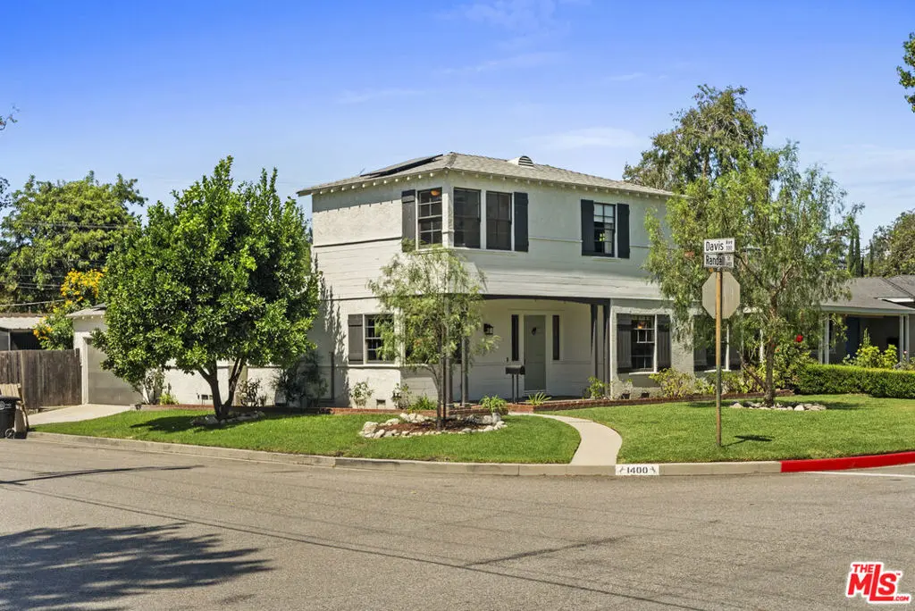 Single Family Residence for rent at 1400 Randall Street, Glendale, CA featuring 2 beds and 2 baths