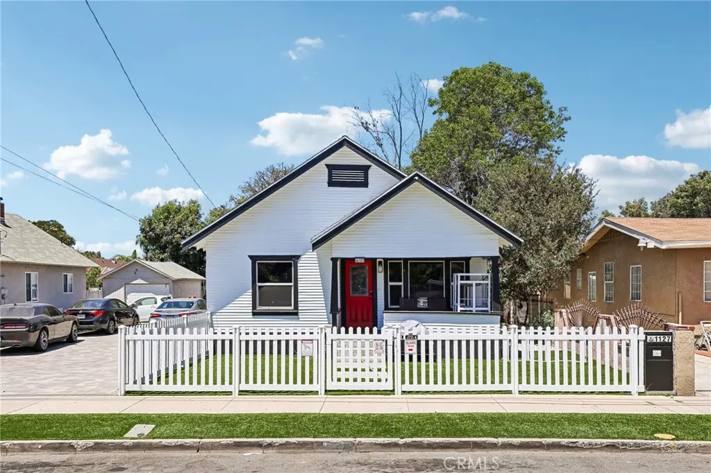 Single Family Residence for sale at 1127 W 5th, Santa Ana, CA featuring 3 beds and 3 baths