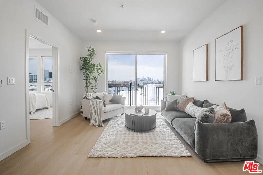 Residential Lease for rent at 856 S Gramercy Drive, Los Angeles, Los Angeles County, CA featuring 110 beds and 106 baths