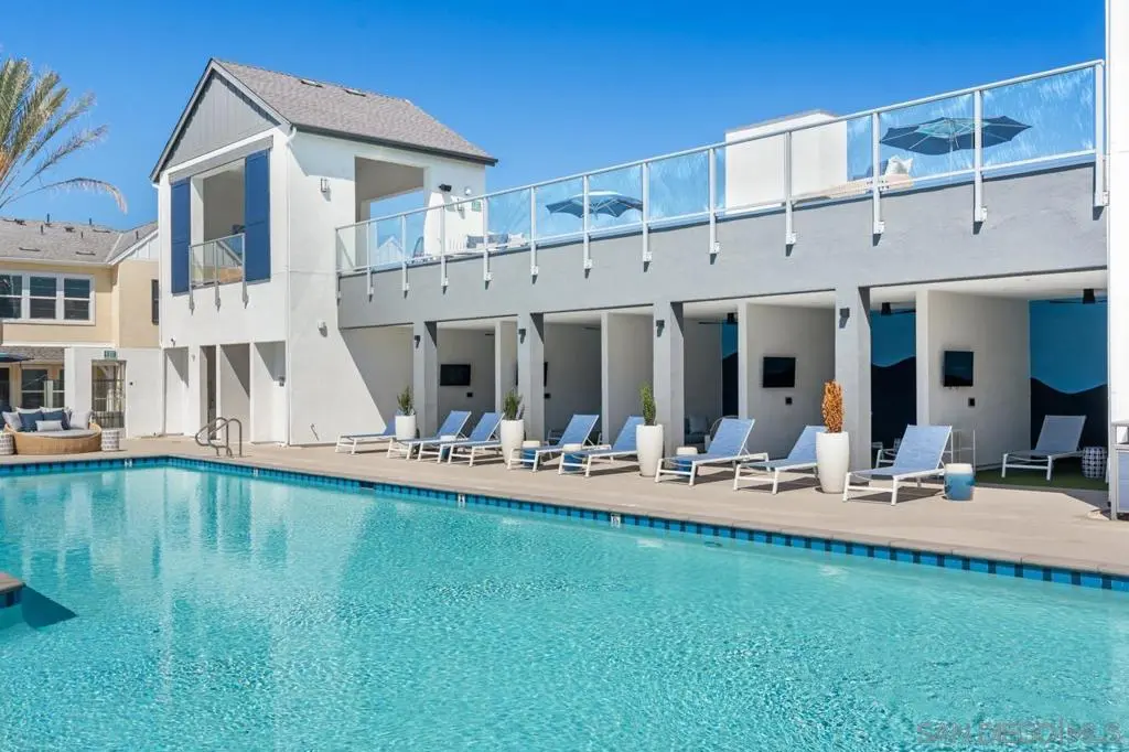 Townhouse for rent at 3035 Paseo Belluno 2, Chula Vista, CA featuring 2 beds and 3 baths