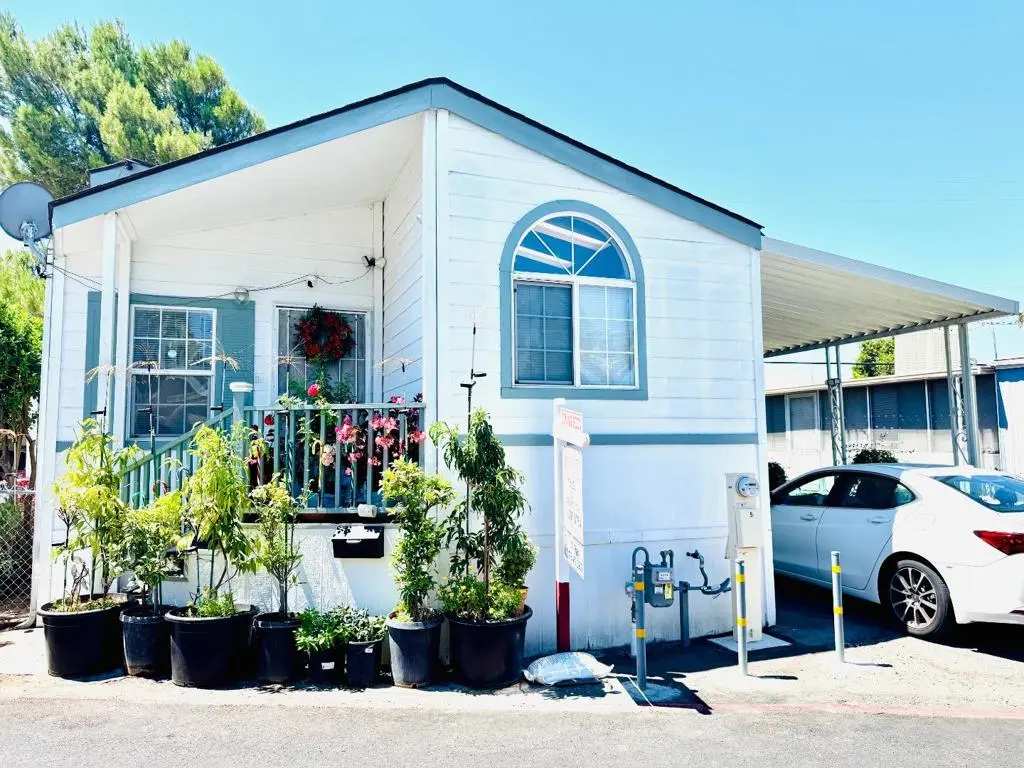 Manufactured In Park for sale at 2855 Senter Road 5, San Jose, CA featuring 3 beds and 2 baths