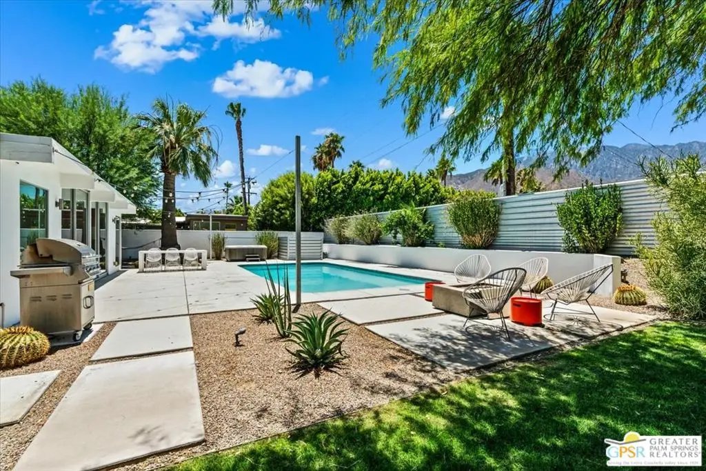 2889 N Davis Way, Palm Springs, CA — listing photo 1