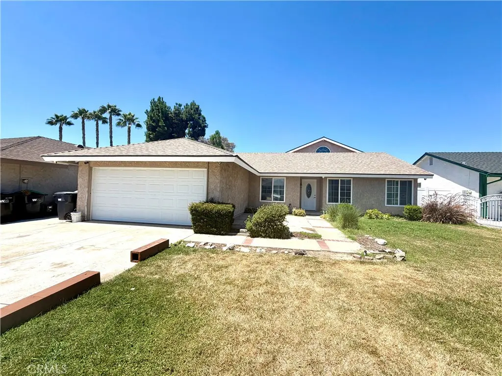 Single Family Residence for rent at 12286 Maxon, Chino, CA featuring 5 beds and 5 baths