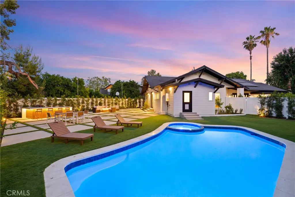 6016 N Woodlake Avenue, Woodland Hills, CA — listing photo 1