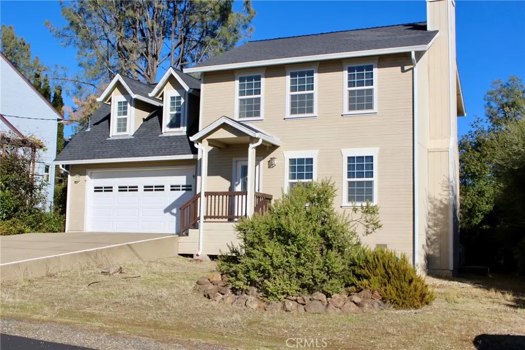 Residential Lease for rent at 15642 Little Peak, Hidden Valley Lake, Lake County, CA featuring 3 beds and 3 baths