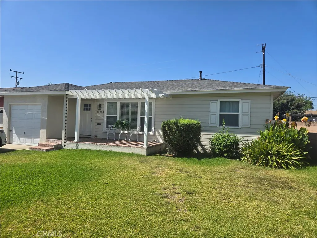 Residential Lease for rent at 10908 Winchell, Whittier, Los Angeles County, CA featuring 3 beds and 2 baths