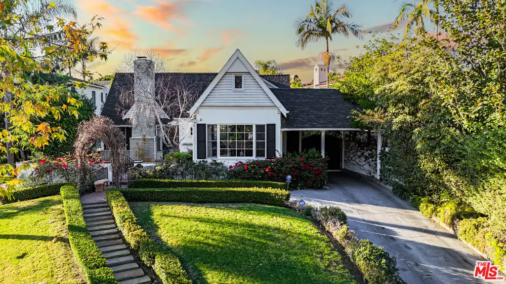Residential Lease for rent at 863 Manning Avenue, Los Angeles, Los Angeles County, CA featuring 4 beds and 4 baths