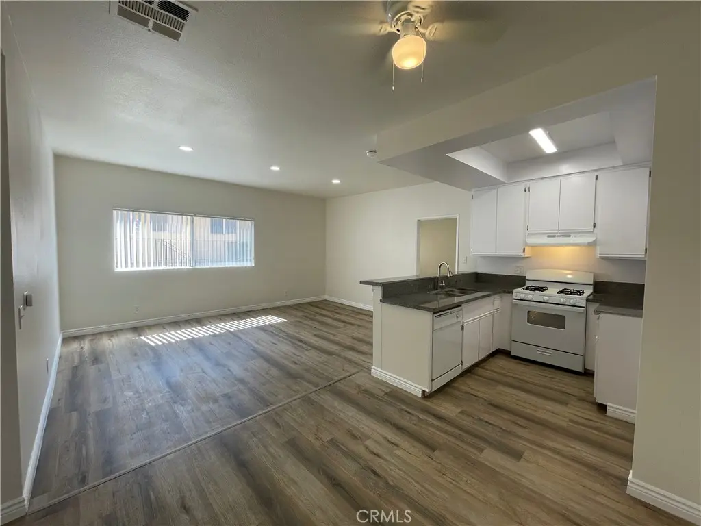 11459 Collins 113, North Hollywood, CA — listing photo 1