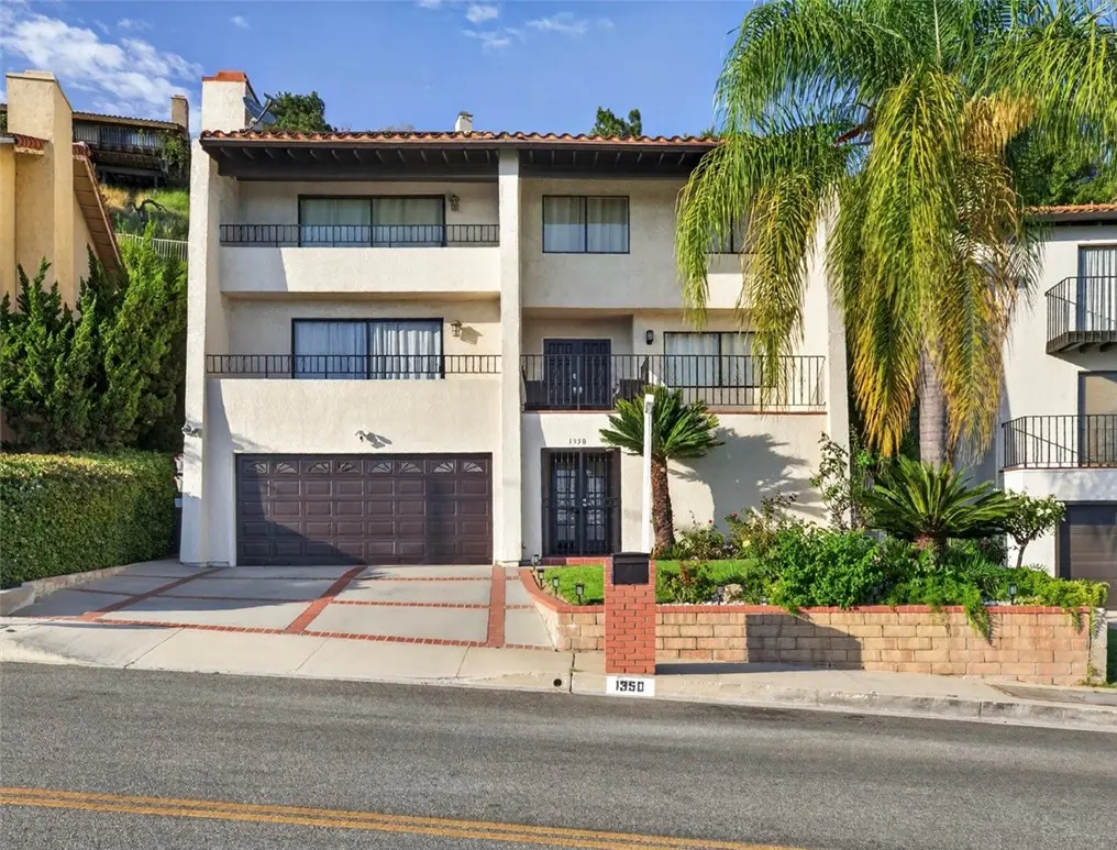 Residential Lease for rent at 1350 E Tujunga, Burbank, Los Angeles County, CA featuring 4 beds and 4 baths