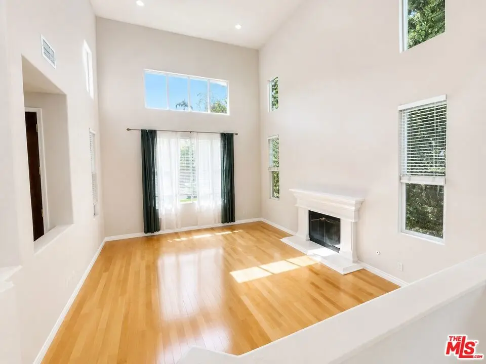 Residential Lease for rent at 7371 Westcliff Drive, Los Angeles, Los Angeles County, CA featuring 5 beds and 5 baths